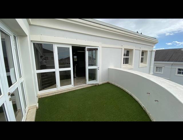 136M² OFFICE TO LET IN STEENBERG